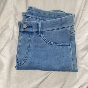 Never worn UNIQLO Denim Leggings Size Small in Light Wash
